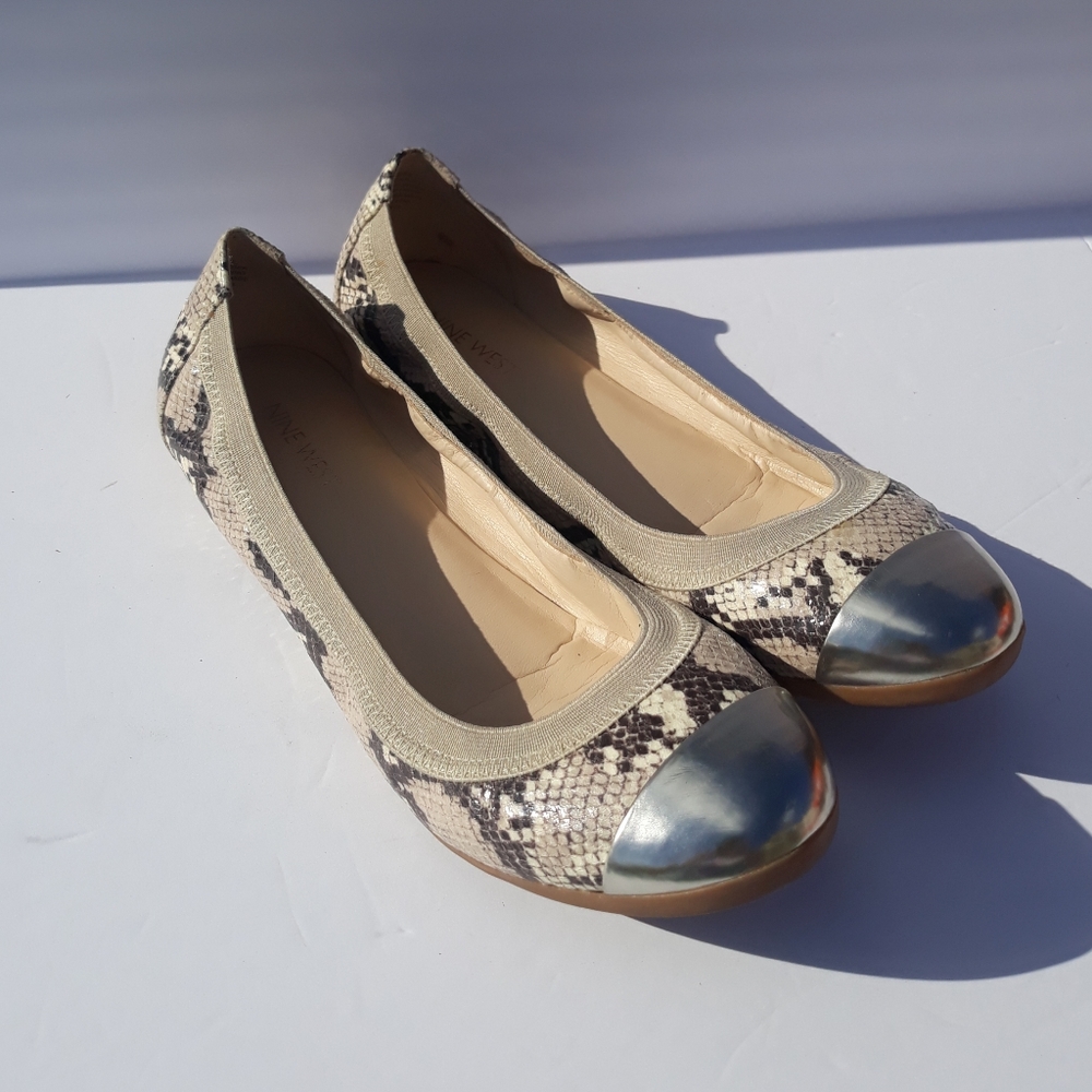 Nine West snake skin print flats. Size 10M.